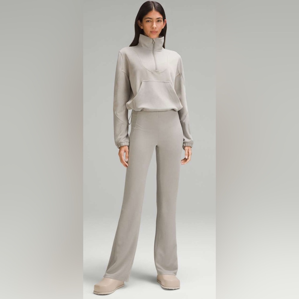 Lululemon Brushed Softstreme Ribbed Zip Flared Pant 32.5"
Riverstone
